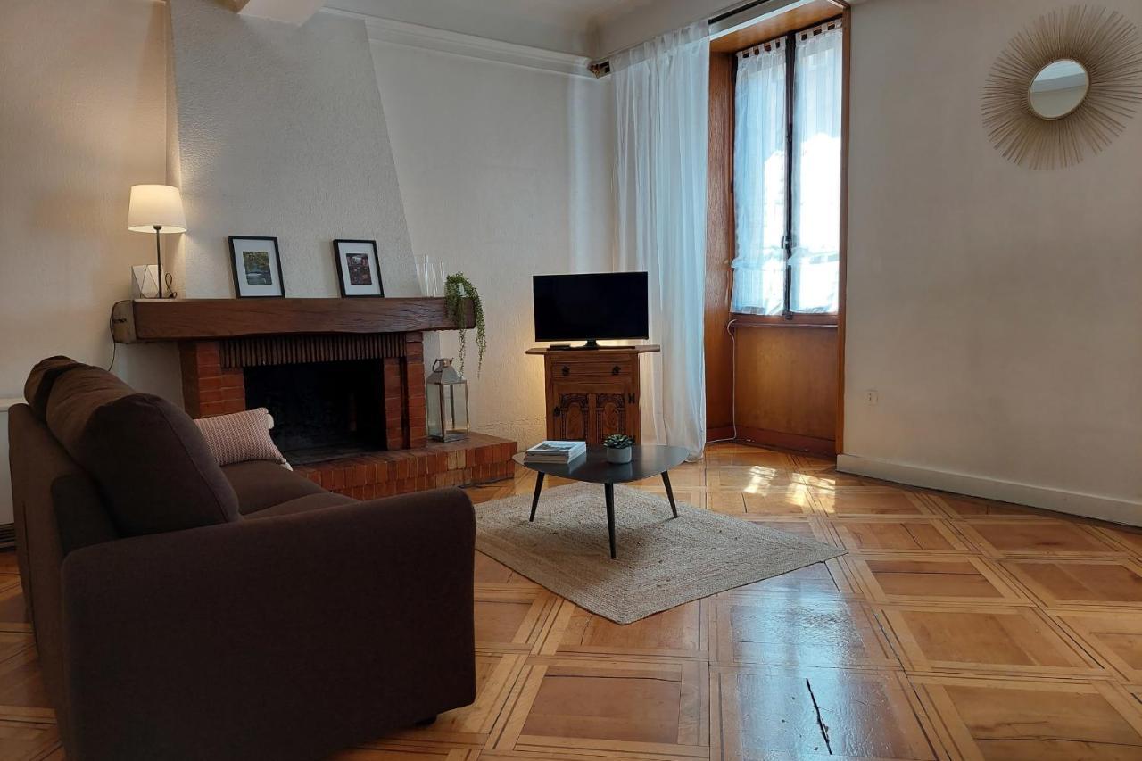 Le Vintage - Appartement En Plein Coeur De La Vieille Ville アヌシー エクステリア 写真