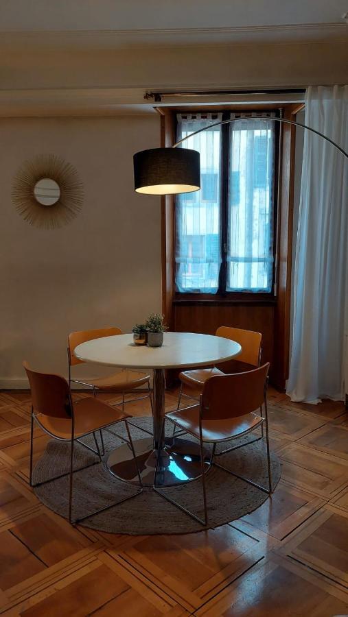 Le Vintage - Appartement En Plein Coeur De La Vieille Ville アヌシー エクステリア 写真