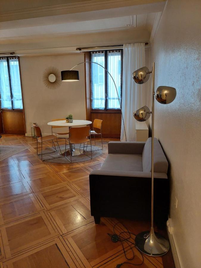 Le Vintage - Appartement En Plein Coeur De La Vieille Ville アヌシー エクステリア 写真