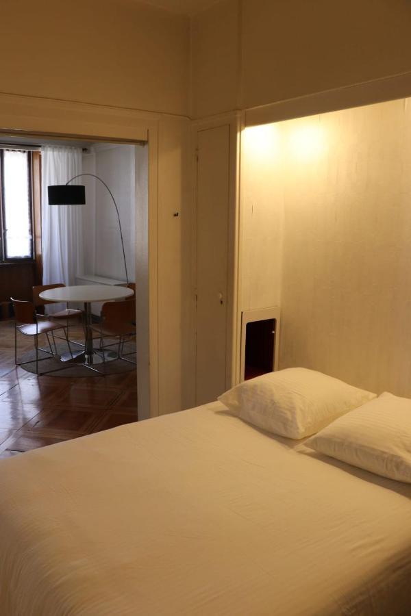 Le Vintage - Appartement En Plein Coeur De La Vieille Ville アヌシー エクステリア 写真
